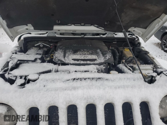 2014 Jeep Wrangler Sahara with VIN 1C4AJWBG5EL327823, listed as a Copart auction lot 85472404 with 136,132 mi miles and Clean Title. Bid and sale history available at DreamBid. Image 12.