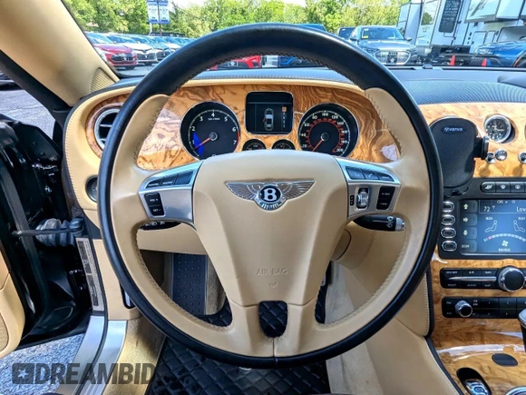 2010 Bentley Continental GT z VIN SCBDP3ZA9AC062XXX, wystawiony jako Copart lot #59625855 z przebiegiem 12 818 mil mil oraz Czysty tytuł • Clean title. Historia ofert i sprzedaży dostępna na DreamBid. Obrazek 9.