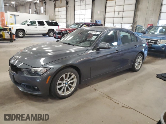 2017 BMW 3 Series 320i xDrive z VIN WBA8A3C30HK693057, wystawiony jako Copart lot #55702505 z przebiegiem 128 182 mil mil oraz Czysty tytuł • Clean title. Historia ofert i sprzedaży dostępna na DreamBid. Obrazek 1.