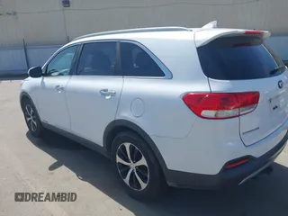 2016 Kia Sorento EX with VIN 5XYPHDA51GG001543, listed as a IAAI auction lot 41993955 with 176,098 mi miles. Bid and sale history available at carsss.com. Image 3.