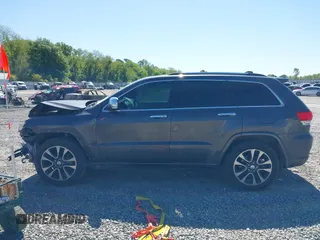 2017 Jeep Grand Cherokee Overland с VIN 1C4RJECG3HC780175, выставлен на аукционе IAAI как лот 42015824 с пробегом 181 582 миль миль и . История ставок и продаж доступна на DreamBid. Изображение 15.