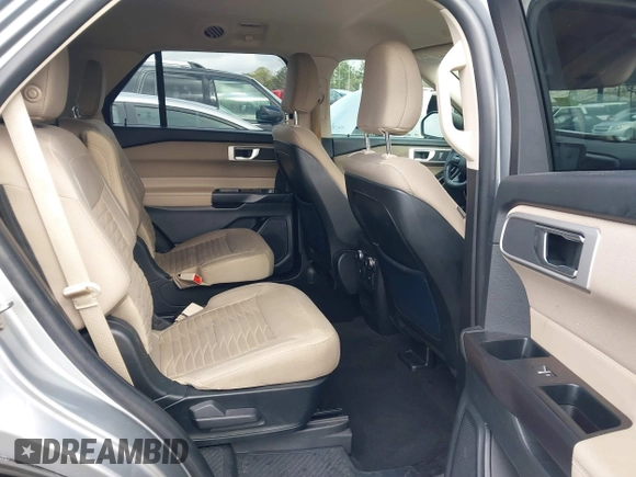 2020 Ford Explorer XLT with VIN 1FMSK7DHXLGB18222, listed as a IAAI auction lot 41541109 with 100,649 mi miles. Bid and sale history available at carsss.com. Image 8.