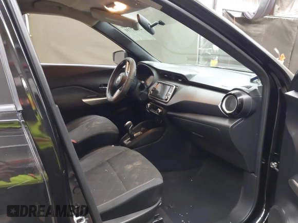 2019 Nissan Kicks SV with VIN 3N1CP5CU0KL554488, listed as a IAAI auction lot 41567731 with 92,951 mi miles. Bid and sale history available at carsss.com. Image 5.