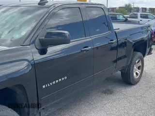 2017 Chevrolet Silverado 1500 LT с VIN 1GCVKREC9HZ119339, выставлен на аукционе Copart как лот 58430045 с пробегом 70 327 миль миль и Списание • Salvage title. История ставок и продаж доступна на DreamBid. Изображение 11.