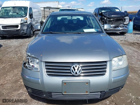 2004 Volkswagen Passat Sedan GLS with VIN WVWPD63B04E229578, listed as a IAAI auction lot 41994869 with 136,746 mi miles. Bid and sale history available at carsss.com. Image 12.