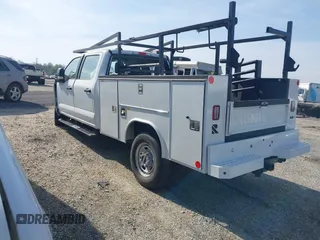 2024 Ford F-250 XL z VIN 1FT7W2BA9RED12655, wystawiony jako IAAI lot #41743877 z przebiegiem 2275 mil mil oraz . Historia ofert i sprzedaży dostępna na DreamBid. Obrazek 3.