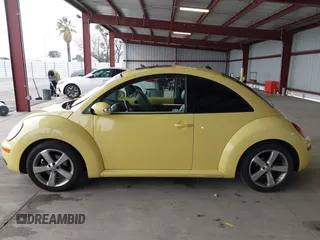 2006 Volkswagen New Beetle Coupe with VIN 3VWSR31C26M406972, listed as a IAAI auction lot 41493997 with 222,115 mi miles. Bid and sale history available at carsss.com. Image 14.