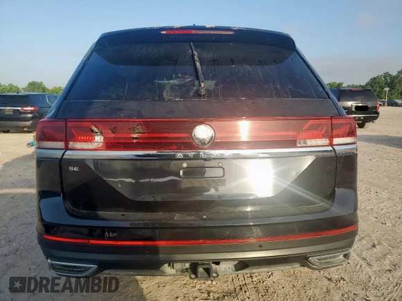 2024 Volkswagen Atlas SE z VIN 1V2WR2CA5RC512850, wystawiony jako Copart lot #61061035 z przebiegiem 15 356 mil mil oraz Czysty tytuł • Clean title. Historia ofert i sprzedaży dostępna na DreamBid. Obrazek 8.