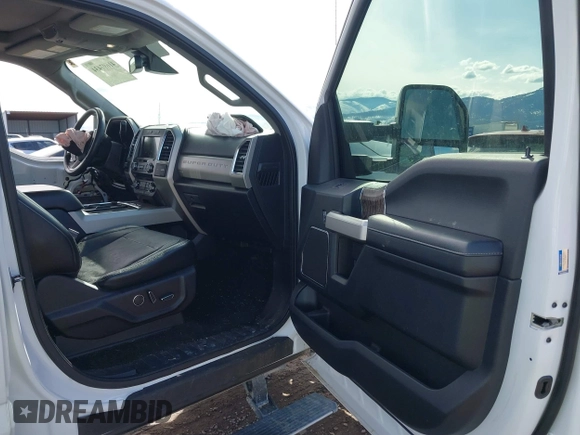 2018 Ford Super Duty F-250 SRW XL with VIN 1FT7W2BT0JEB96817, listed as a IAAI auction lot 41697434 with 58,434 mi miles. Bid and sale history available at carsss.com. Image 5.