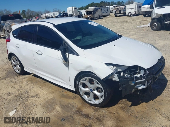 2014 Ford Focus ST with VIN 1FADP3L99EL311771, listed as a IAAI auction lot 41419521 with 124,572 mi miles and . Bid and sale history available at carsss.com. Image 1.