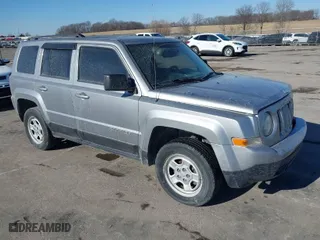 2017 Jeep Patriot Sport with VIN 1C4NJPBB7HD158656, listed as a IAAI auction lot 41437709 with 156,131 mi miles. Bid and sale history available at carsss.com. Image 1.