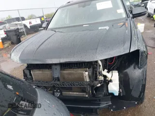 2018 Volkswagen Atlas SE с VIN 1V2CR2CA8JC566036, выставлен на аукционе IAAI как лот 42122613 с пробегом 89 691 миль миль и . История ставок и продаж доступна на DreamBid. Изображение 13.