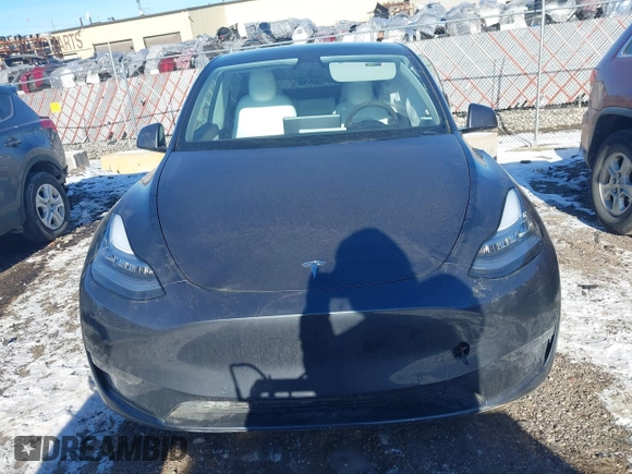 2021 Tesla Model Y Long Range with VIN 5YJYGDEE0MF228744, listed as a IAAI auction lot 41410731 with 32,371 mi miles. Bid and sale history available at carsss.com. Image 11.