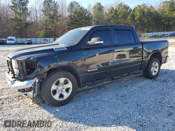 2021 Ram 1500 Big Horn z VIN 1C6RREFT2MN708195, wystawiony jako Copart lot #45969205 z przebiegiem 112 098 mil mil oraz Szkoda całkowita • Salvage title. Historia ofert i sprzedaży dostępna na DreamBid. Obrazek 1.