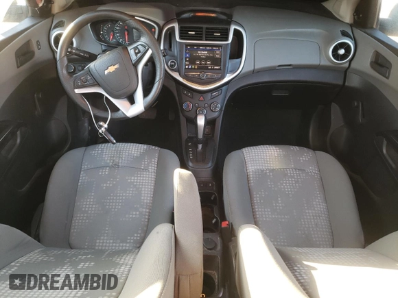 2020 Chevrolet Sonic LT z VIN 1G1JG6SB0L4117942, wystawiony jako Copart lot #45211285 z przebiegiem 88 597 mil mil oraz Szkoda całkowita • Salvage title. Historia ofert i sprzedaży dostępna na DreamBid. Obrazek 8.