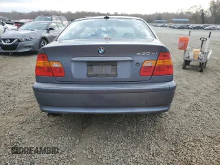 2005 BMW 3 Series 330xi with VIN WBAEW53455PN40181, listed as a Copart auction lot 77047263 with 111,000 mi miles and Salvage Title. Bid and sale history available at DreamBid. Image 6.