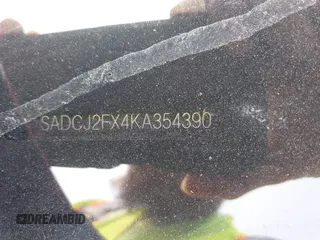 2019 Jaguar F-Pace 25t Premium с VIN SADCJ2FX4KA354390, выставлен на аукционе IAAI как лот 42384285 с пробегом 113 061 миль миль и . История ставок и продаж доступна на DreamBid. Изображение 9.