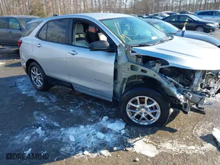 2022 Chevrolet Equinox LS with VIN 3GNAXSEV0NS163450, listed as a IAAI auction lot 41225520 with 99,817 mi miles. Bid and sale history available at carsss.com. Image 1.