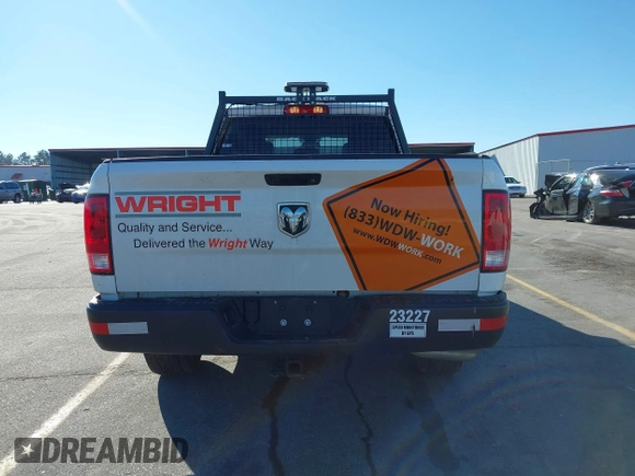2023 Ram 1500 Tradesman z VIN 1C6RR6FG0PS522900, wystawiony jako IAAI lot #41573571 z przebiegiem 45 128 mil mil oraz . Historia ofert i sprzedaży dostępna na DreamBid. Obrazek 16.