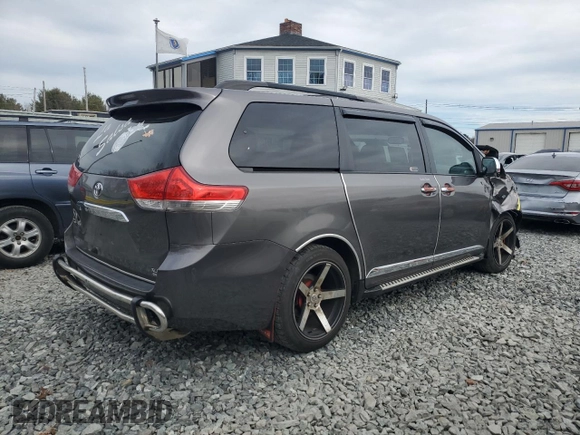 2013 Toyota Sienna XLE with VIN 5TDDK3DC4DS049917, listed as a Copart auction lot 49036775 with 283,608 mi miles and Clean Title. Bid and sale history available at DreamBid. Image 3.