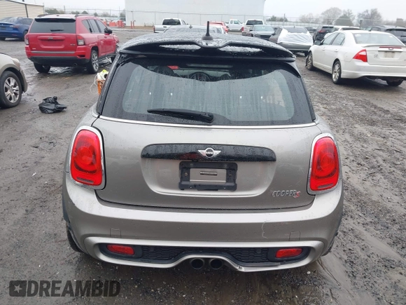 2018 MINI Hardtop Cooper S with VIN WMWXP7C59J2A47723, listed as a IAAI auction lot 41497829 with 31,461 mi miles and . Bid and sale history available at DreamBid. Image 16.