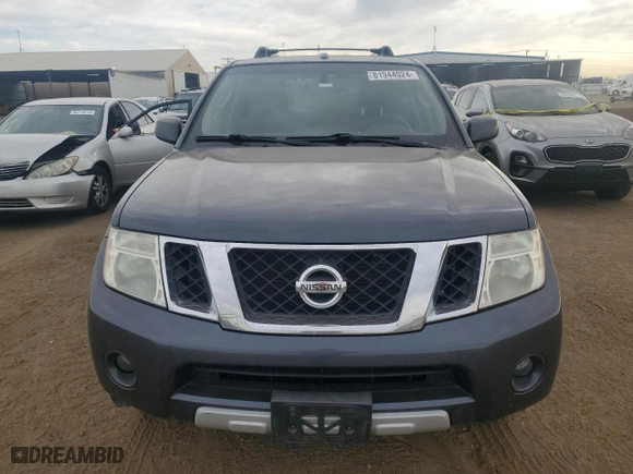 2011 Nissan Pathfinder LE with VIN 5N1AR1NB1BC618886, listed as a Copart auction lot 81944024 with 204,124 mi miles and Salvage Title. Bid and sale history available at carsss.com. Image 5.