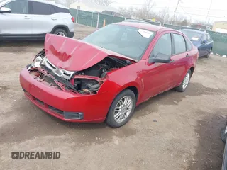 2009 Ford Focus SE z VIN 1FAHP35N69W197700, wystawiony jako IAAI lot #41834668 z przebiegiem 176 623 mil mil oraz . Historia ofert i sprzedaży dostępna na DreamBid. Obrazek 18.