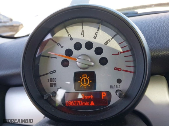 2012 MINI Cooper Hardtop with VIN WMWSU3C53CT258034, listed as a IAAI auction lot 40379259 with 96,370 mi miles. Bid and sale history available at carsss.com. Image 7.