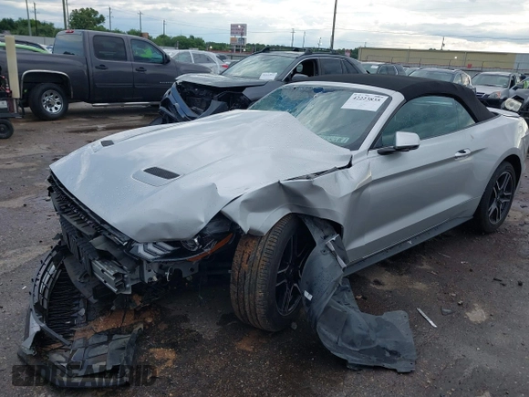 2019 Ford Mustang EcoBoost z VIN 1FATP8UH3K5106557, wystawiony jako IAAI lot #42223835 z przebiegiem 32 353 mil mil oraz . Historia ofert i sprzedaży dostępna na DreamBid. Obrazek 2.