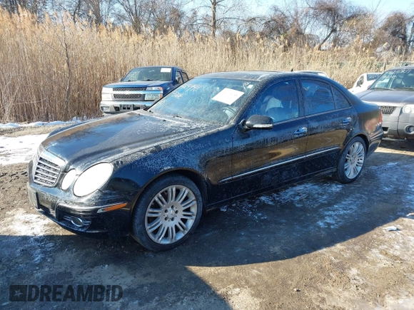 2007 Mercedes-Benz E-Class 3.5L with VIN WDBUF87X27X215963, listed as a IAAI auction lot 41424948 with 117,508 mi miles. Bid and sale history available at carsss.com. Image 2.