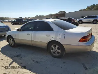 1998 Lexus ES 300 Luxury Sport Sdn with VIN JT8BF28G2W0108194, listed as a Copart auction lot 76390234 with 201,637 mi miles and Salvage Title. Bid and sale history available at carsss.com. Image 2.