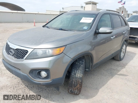 2011 Kia Sorento EX with VIN 5XYKU3A14BG100573, listed as a IAAI auction lot 42084108 with 245,187 mi miles. Bid and sale history available at carsss.com. Image 2.