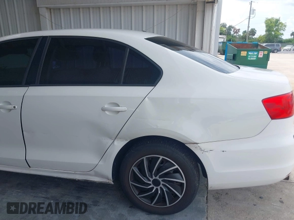 2012 Volkswagen Jetta SE z VIN 3VWDX7AJ8CM455044, wystawiony jako IAAI lot #42795622 z przebiegiem 187 105 mil mil oraz . Historia ofert i sprzedaży dostępna na DreamBid. Obrazek 6.