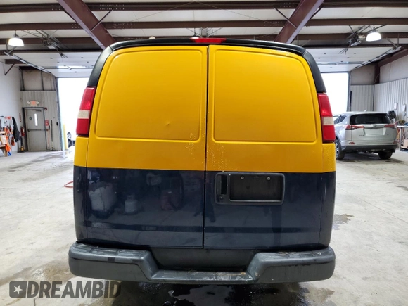 2013 GMC Savana Cargo Van with VIN 1GTZ7TBG2D1118954, listed as a Copart auction lot 73755124 with 117,410 mi miles and Salvage Title. Bid and sale history available at carsss.com. Image 6.