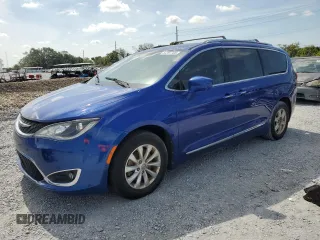 2019 Chrysler Pacifica Touring L с VIN 2C4RC1BG5KR577050, выставлен на аукционе Copart как лот 64397705 с пробегом 61 994 миль миль и Чистый • Clean title. История ставок и продаж доступна на DreamBid. Изображение 1.