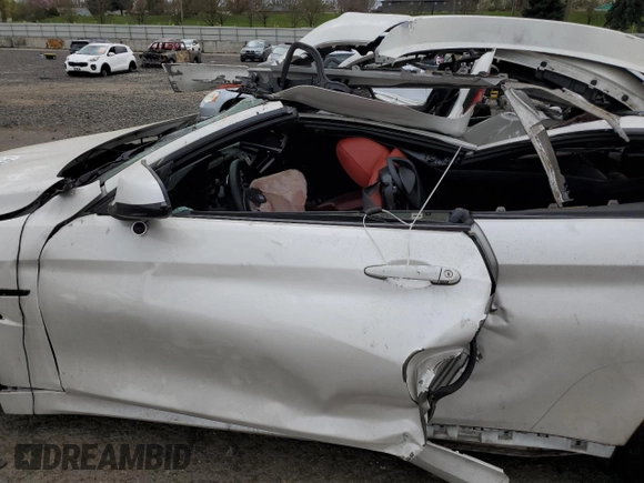 2015 BMW M4 z VIN WBS3U9C57FP967999, wystawiony jako Copart lot #47906424 z przebiegiem Nie podano mil oraz Szkoda całkowita • Salvage title. Historia ofert i sprzedaży dostępna na DreamBid. Obrazek 7.