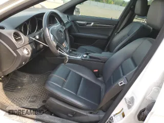 2013 Mercedes-Benz C 300 Sport с VIN WDDGF8AB8DG107330, выставлен на аукционе Copart как лот 58157995 с пробегом 102 332 миль миль и Списание • Salvage title. История ставок и продаж доступна на DreamBid. Изображение 7.