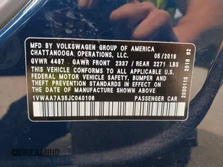 2018 Volkswagen Passat S z VIN 1VWAA7A35JC040106, wystawiony jako IAAI lot #41921626 z przebiegiem 60 785 mil mil oraz . Historia ofert i sprzedaży dostępna na DreamBid. Obrazek 9.
