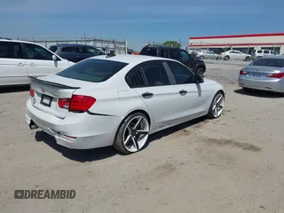 2014 BMW 3 Series 328i z VIN WBA3A5G52ENP33067, wystawiony jako IAAI lot #41907600 z przebiegiem 125 073 mil mil oraz . Historia ofert i sprzedaży dostępna na DreamBid. Obrazek 4.