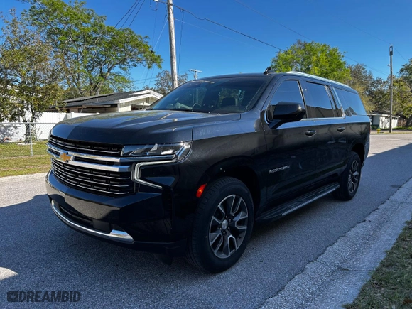 2021 Chevrolet Suburban LT with VIN 1GNSCCKD8MR416498, listed as a Copart auction lot 49164615 with 116,463 mi miles and Clean Title. Bid and sale history available at carsss.com. Image 2.