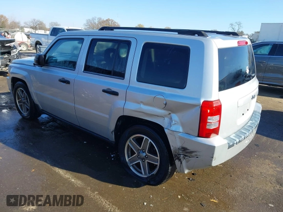 2008 Jeep Patriot Sport with VIN 1J8FT28W38D798125, listed as a IAAI auction lot 41004403 with 98,841 mi miles. Bid and sale history available at carsss.com. Image 3.