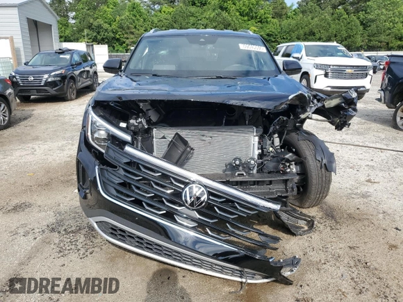 2025 Volkswagen Atlas SE with VIN 1V2WE2CA4SC224304, listed as a Copart auction lot 60569065 with 1,524 mi miles and Salvage title. Bid and sale history available at DreamBid. Image 5.