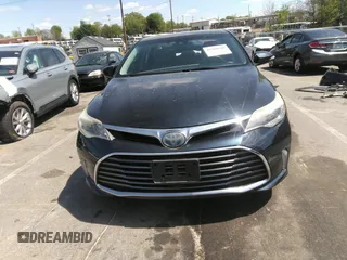 2018 Toyota Avalon Hybrid XLE Plus z VIN 4T1BD1EB1JU062378, wystawiony jako IAAI lot #41988148 z przebiegiem 128 220 mil mil oraz . Historia ofert i sprzedaży dostępna na DreamBid. Obrazek 13.
