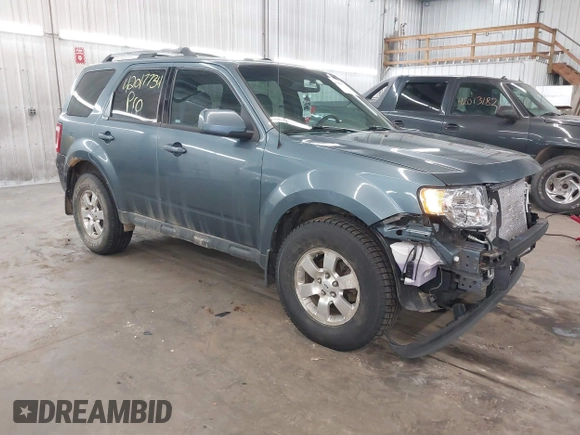 2012 Ford Escape Limited with VIN 1FMCU0EG7CKB04240, listed as a IAAI auction lot 42017734 with 157,118 mi miles. Bid and sale history available at carsss.com. Image 1.
