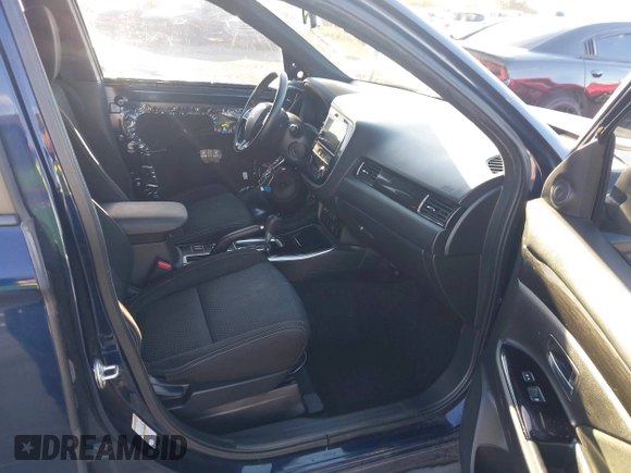 2018 Mitsubishi Outlander SE with VIN JA4AD3A34JZ028412, listed as a IAAI auction lot 41282094 with 88,020 mi miles and . Bid and sale history available at DreamBid. Image 5.