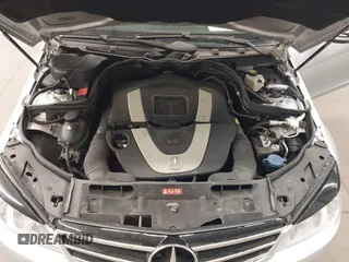 2010 Mercedes-Benz C 300 Sport z VIN WDDGF8BB2AR128205, wystawiony jako IAAI lot #42011167 z przebiegiem 117 045 mil mil oraz . Historia ofert i sprzedaży dostępna na DreamBid. Obrazek 10.