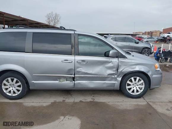 2014 Chrysler Town & Country Touring with VIN 2C4RC1BG0ER234277, listed as a IAAI auction lot 41441067 with 94,314 mi miles. Bid and sale history available at carsss.com. Image 6.