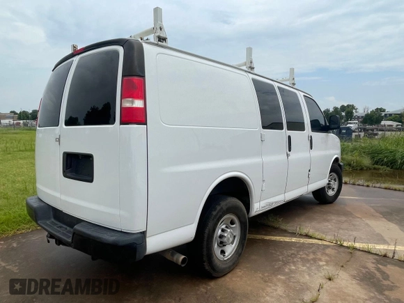 2017 Chevrolet Express Cargo with VIN 1GCWGAFFXH1119347, listed as a Copart auction lot 65611505 with 261,808 mi miles and Clean title. Bid and sale history available at DreamBid. Image 4.