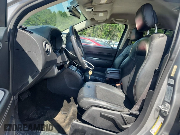 2017 Jeep Compass Latitude с VIN 1C4NJCEB6HD160516, выставлен на аукционе Copart как лот 62906545 с пробегом Не указан миль и Списание • Salvage title. История ставок и продаж доступна на DreamBid. Изображение 7.