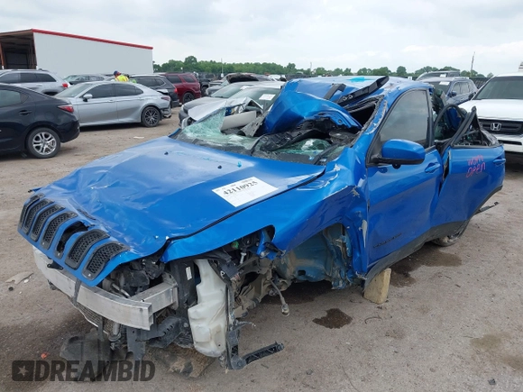 2018 Jeep Cherokee Latitude with VIN 1C4PJLCX5JD620455, listed as a IAAI auction lot 42110925 with Not provided miles and . Bid and sale history available at DreamBid. Image 6.